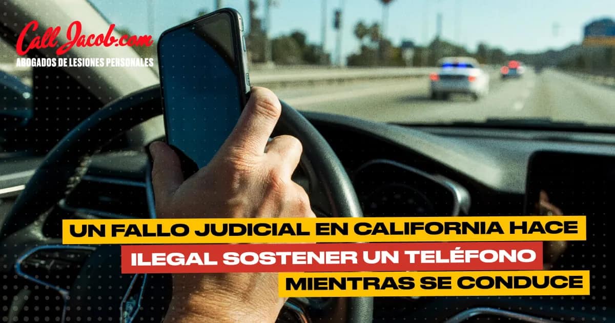 Fallo sobre sostener el teléfono al conducir