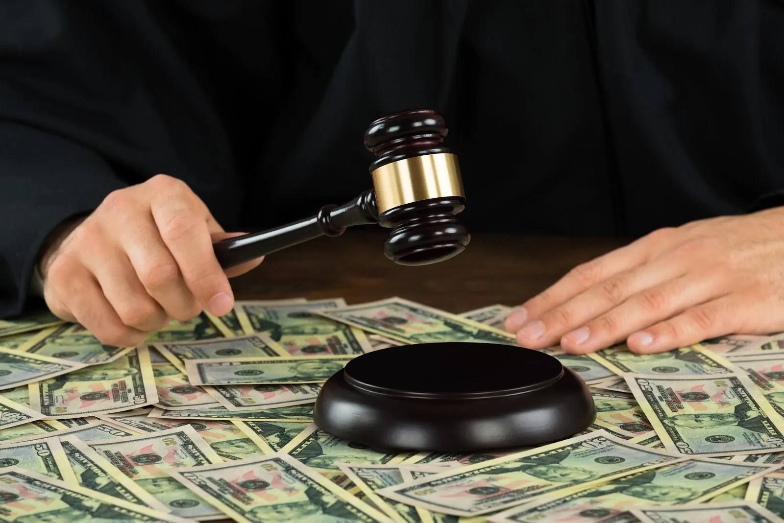 Settlement vs. Trial for an Injury Case