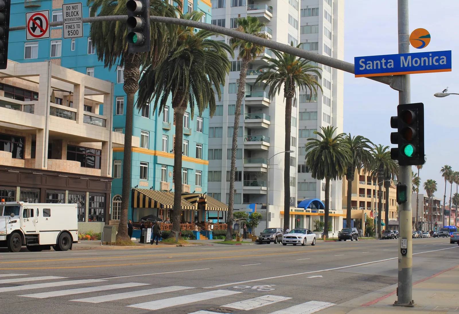 Sanat Monica Blvd
